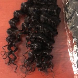 100% Kinky Curly Human Bundles and Lace Closure